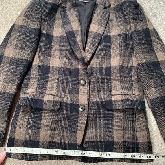 London Fog Plaid Blazer - Picture 12 of 12